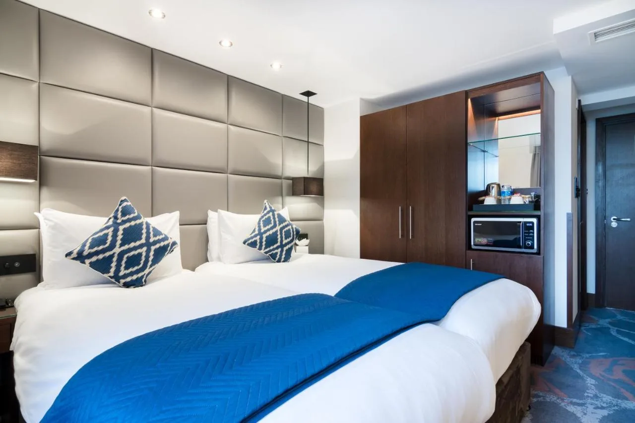 Club Twin Room